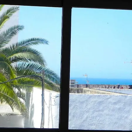 Apt. Eros アパート